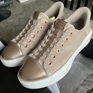 NWT Sketchers (slip ins) Snoop One - Velvet